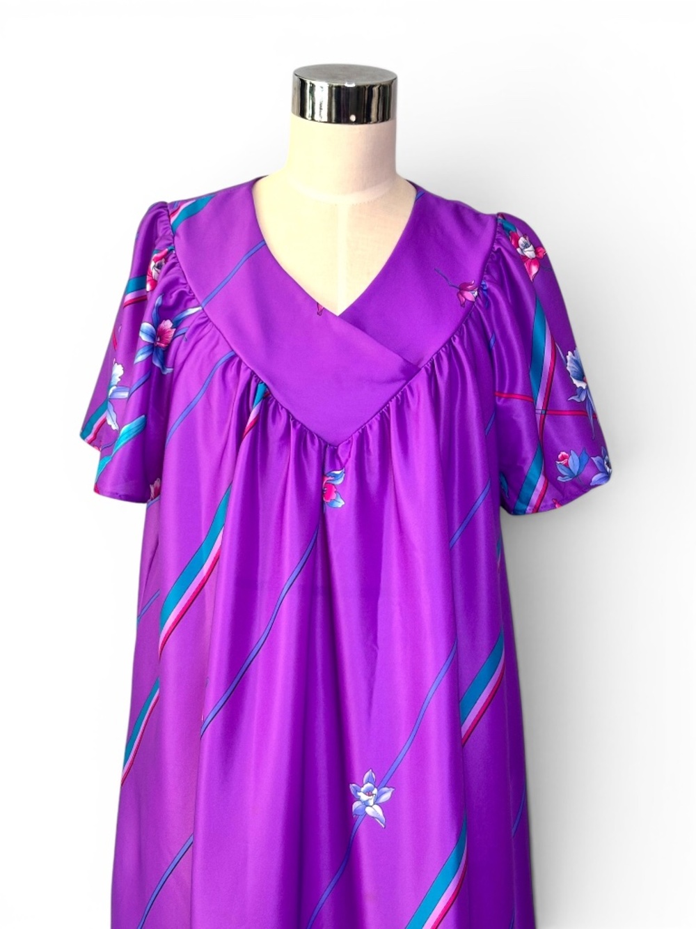 70s Miss California Orchid Dream Lounge Gown - Picture 5 of 9